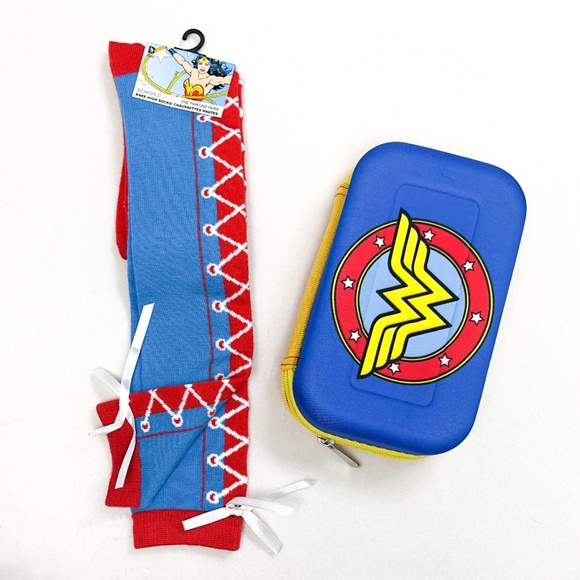 Wonder Woman Lot - NWT Socks & Official Pencil Case - Picture 2 of 6